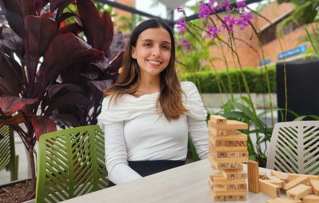Mariana Álvarez Cano, la primera estudiante javeriana en realizar prácticas en el Ministerio de Hacienda