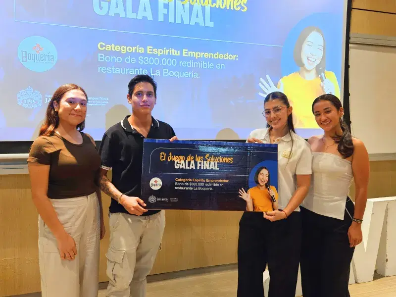 Equipo ganador de la asignatura Espíritu Emprendedor en concurso El Juego de las Soluciones.