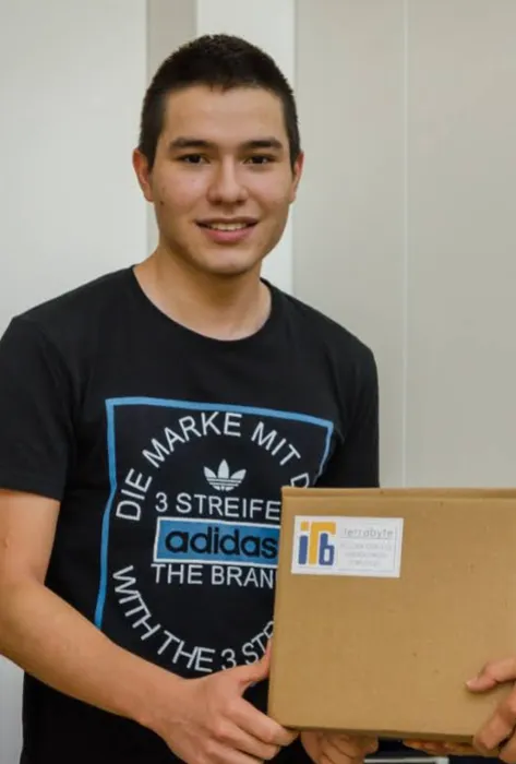 estudiante de ingeniería electrónica estudiante de ingeniería electrónica
