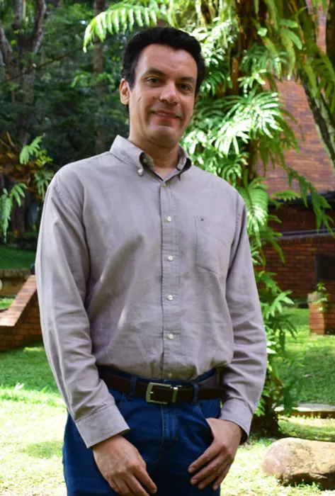 Andrés Navarro y Juan Carlos Martínez, profesores de la Javeriana Cali que lidera proyecto de tecnología al servicio de niños sensorialmente diversos Andrés Navarro, profesor de la Javeriana Cali que lidera proyecto de tecnología al servicio de niños sensorialmente diversos