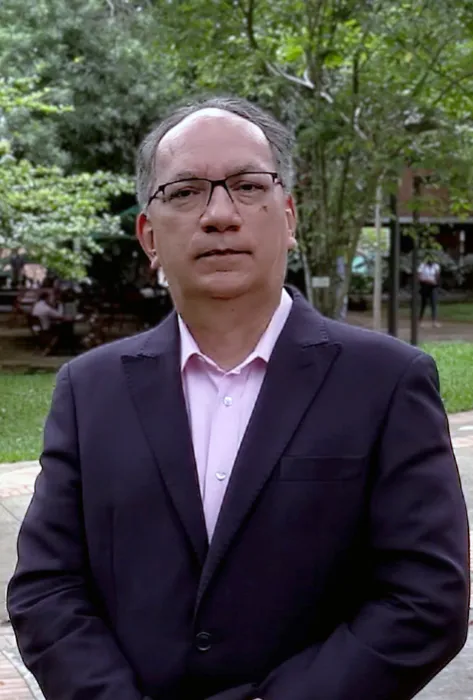 José Alfonso Santibáñez, profesor de Administración de Empresas de la Javeriana Cali José Alfonso Santibáñez, profesor de Administración de Empresas de la Javeriana Cali