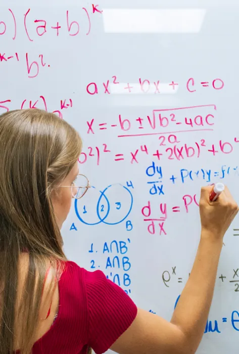 Programa de Matemáticas Aplicadas recibió Acreditación de Alta Calidad por seis años Programa de Matemáticas Aplicadas recibió Acreditación de Alta Calidad por seis años
